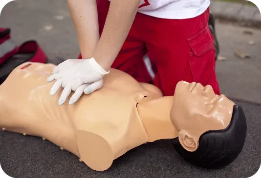 Person_CPR1_access_training_first_aid_course_bendigo_white_card